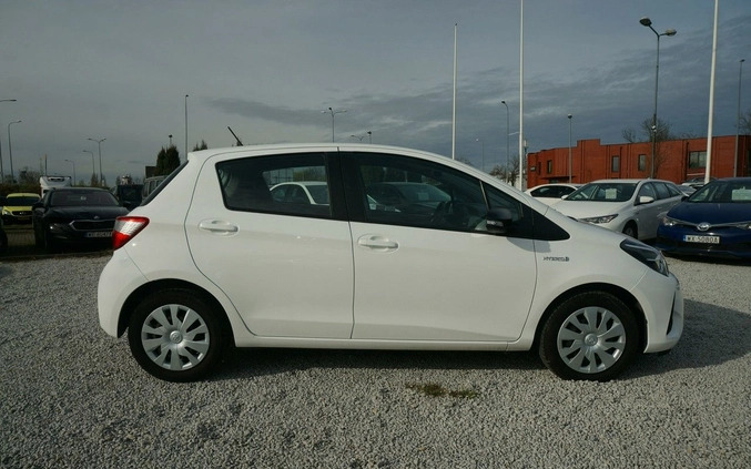 Toyota Yaris cena 48400 przebieg: 99445, rok produkcji 2019 z Knurów małe 529